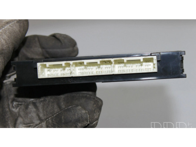 Блок управления 8999002380   Toyota Auris 150
