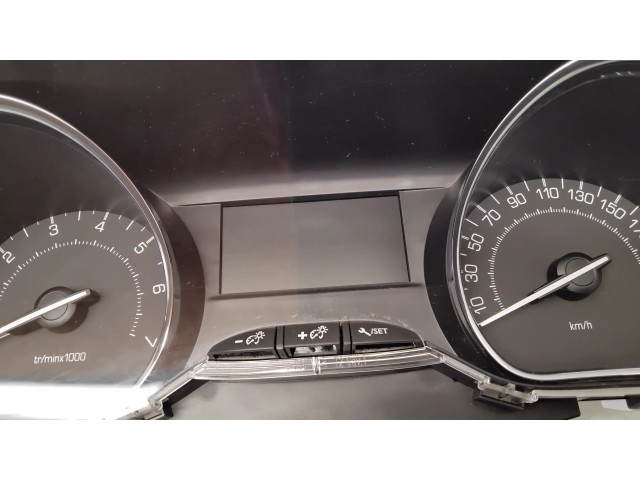 Přístrojová deska  Peugeot 2008 I 2014 76916708OU, 769317790OU  