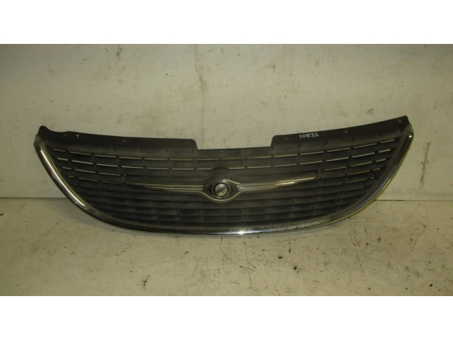 Передняя решётка Chrysler Grand Voyager IV 2001-2007 года 4857522AA      