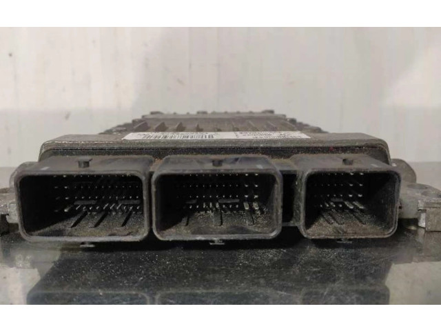 Блок управления двигателем ECU    8200766462   Renault Megane II
