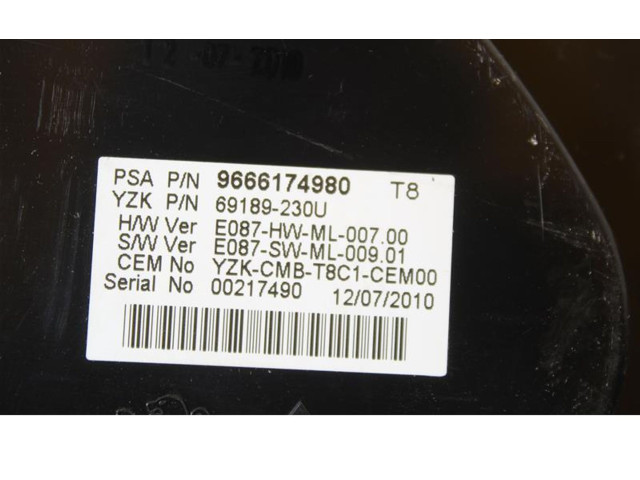 Přístrojová deska  Peugeot 5008 2009 9666174980  