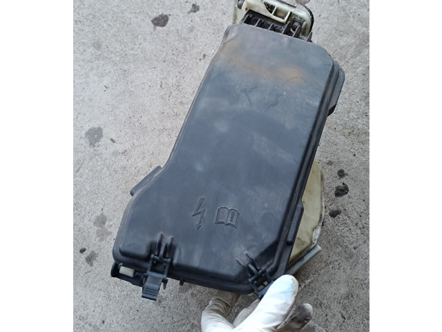   Pojistková skříňka A2045400124   Mercedes-Benz C W204 2009