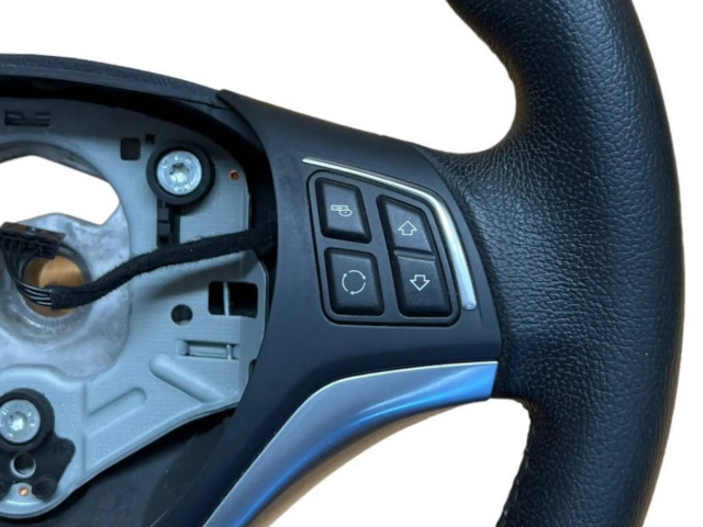Руль BMW X1 E84  2009-2015 года 6853131, 9123288      