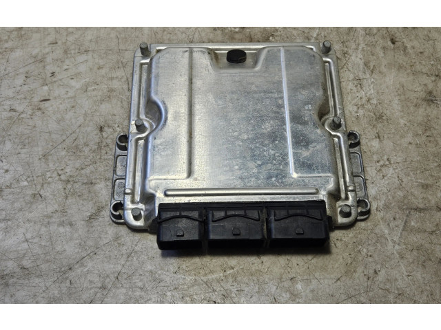 Блок управления двигателя 8200051608, 0281010632   Nissan Primastar