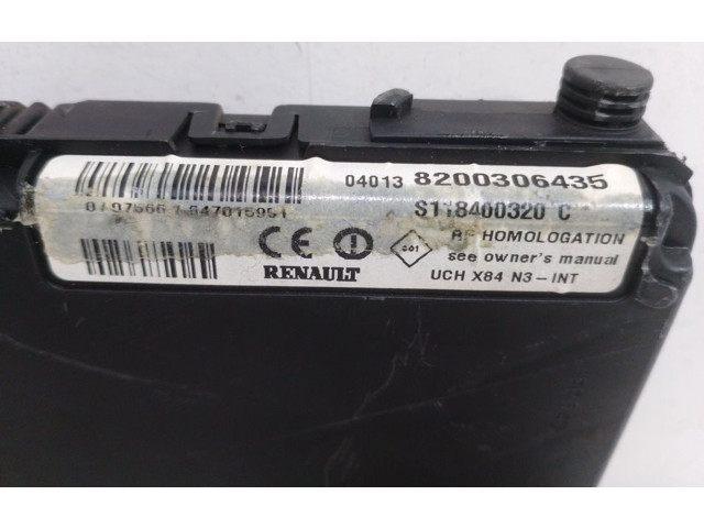 Pojistková skříňka Řídící jednotka BSM 8200306435, S118400320C   Renault Megane II 2004