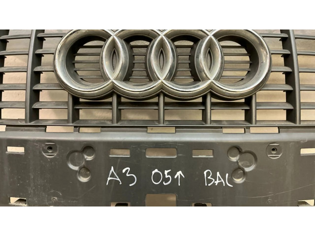 Передняя решётка Audi A3 S3 8P 2003-2012 года 8P4853651A      