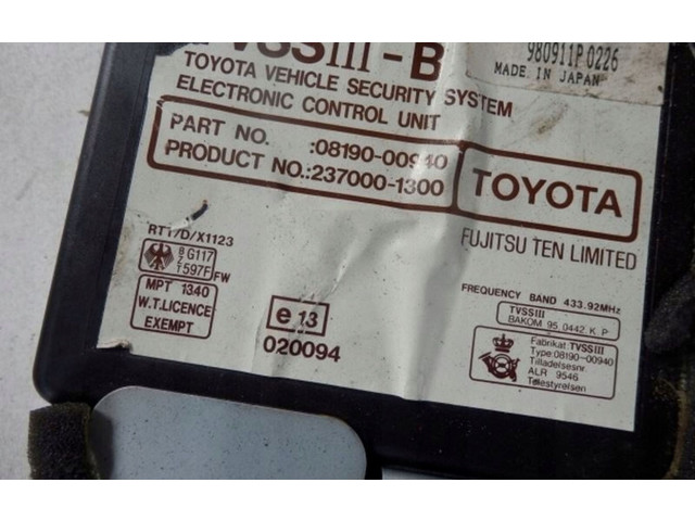 Vstřikovač 8926105010   Toyota Avensis T270     