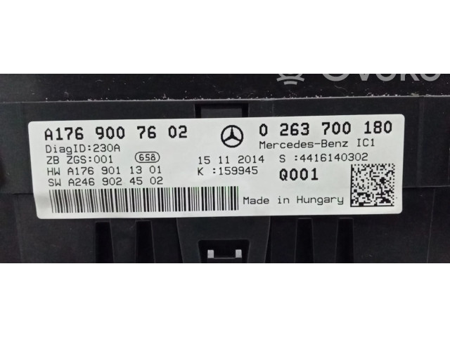 Přístrojová deska  Mercedes-Benz A W176 2015 A1769007602, 0263700180  