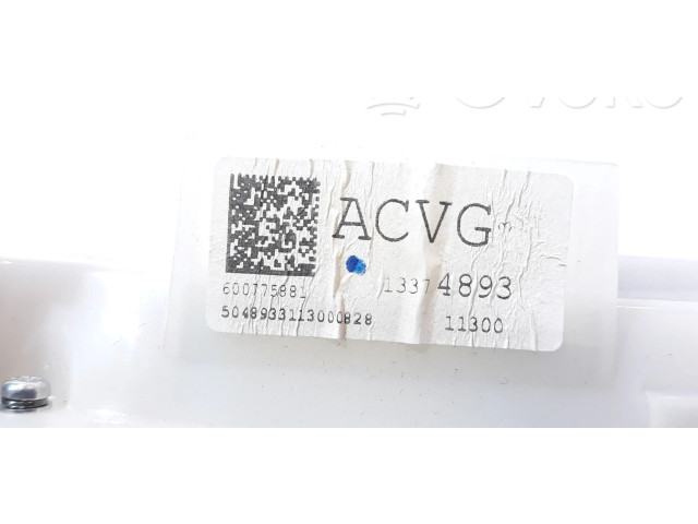 Přístrojová deska  Opel Zafira C 2011 13374893, 13374893  