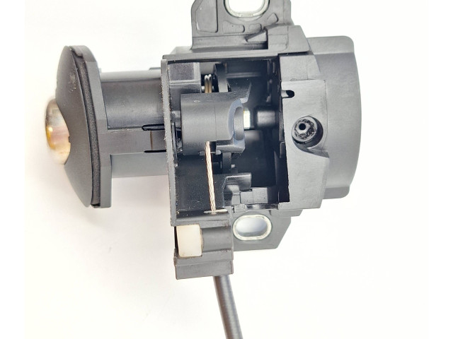 Замок багажника 7840617, 7167321    BMW 3 E90 E91 2005 - 2012 года