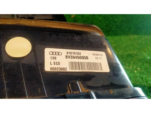 Задний фонарь  8V3945093B    Audi A3 S3 8V   2013-2019 года