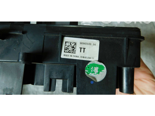   Pojistková skříňka 96982039   Chevrolet Corsa 2009