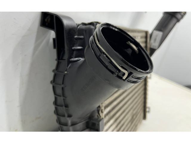 Интеркулер  7p0145804a   Volkswagen Touareg II 