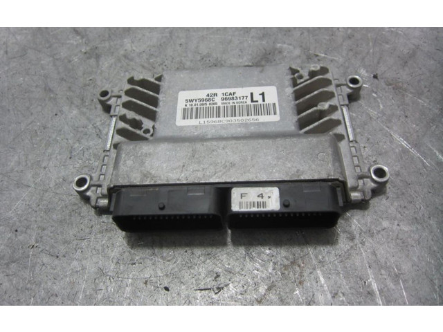 Блок управления двигателем Блок управления 96983177   Chevrolet Astra