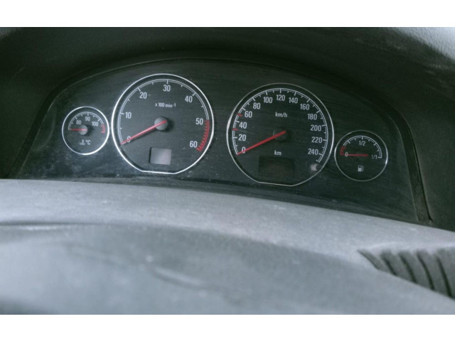 Панель приборов    Opel Signum       
