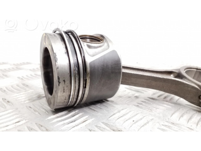 Píst 03LG, CAH   Audi A4 S4 B8 8K  pro naftový motor 2.0 CAHA 