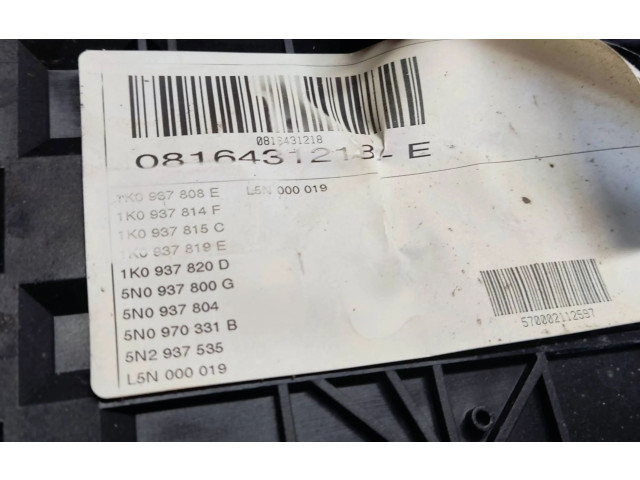   Pojistková skříňka 1K0937815C, 1K0937814F   Volkswagen Tiguan 2010
