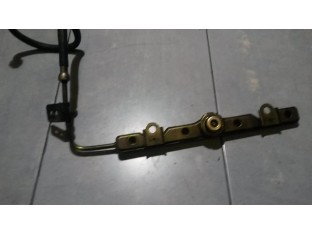Vstřikovací lišta 232702201   Toyota Matrix (E130)  pro benzínový motor 1.8  