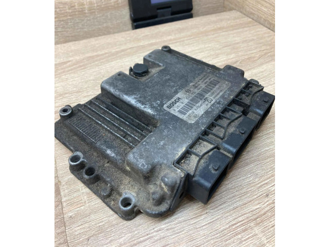 Блок управления двигателем Блок управления 8200391966, 0281011645   Renault Megane II