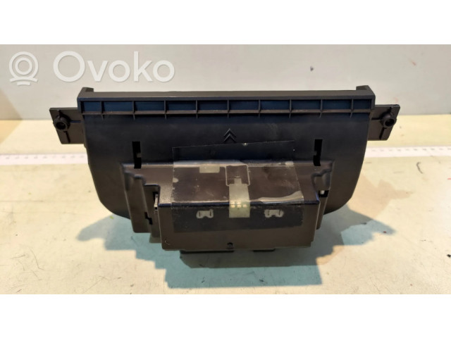 Дисплей    96493929ZD, 96459618ZD   Citroen C6