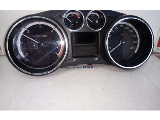 Přístrojová deska  Peugeot 308 SW  2011 96666490  