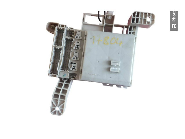   Pojistková skříňka M017804, 05983C28   Toyota Land Cruiser (J120) 2004
