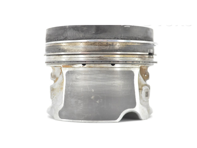 Píst 11258519401   BMW 3 F30 F35 F31  pro naftový motor 2.0 B47D20A 