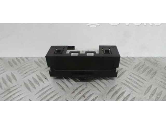 Дисплей    8200350498A, 28078739   Renault Megane II