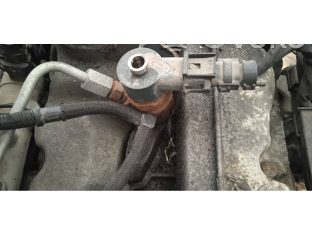 Vstřikovač 0445110256, 338002A400   Hyundai i30     