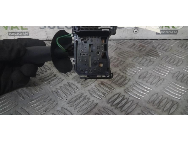 Ручка стеклоочистителей 7701048915   Renault Espace IV