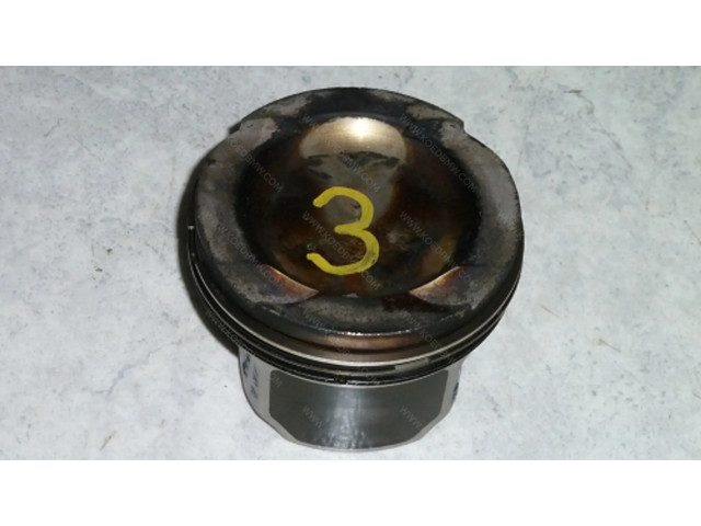 Píst 11257610295   BMW 1 E82 E88    N54T 