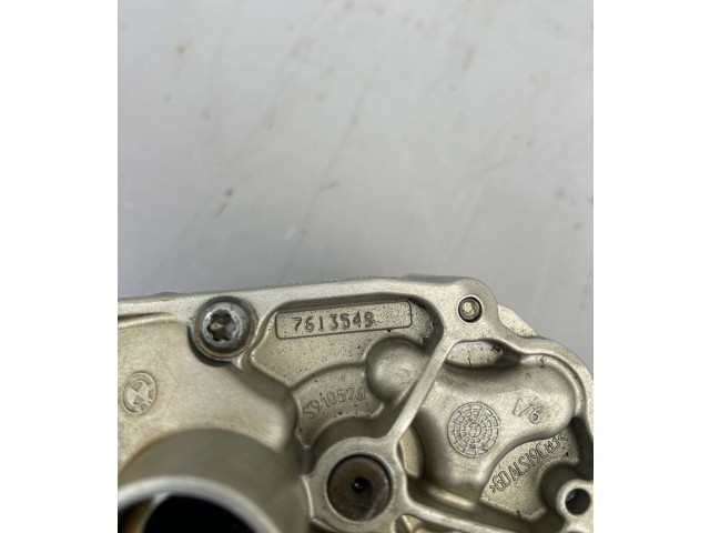 Масляный насос  N55B30A 7613549  BMW 5 F10 F11 3.5