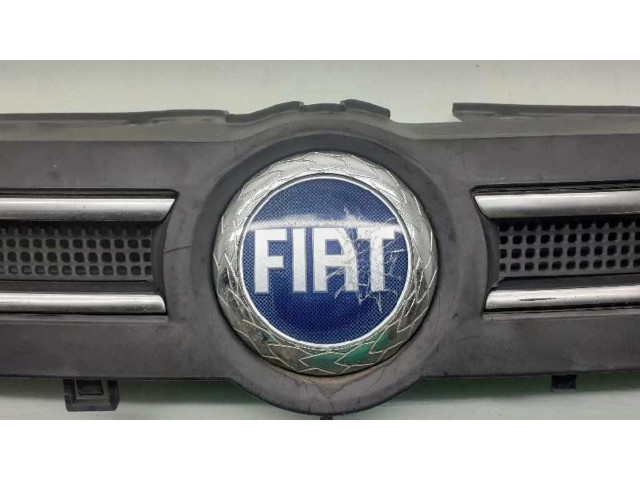 Передняя решётка Fiat Panda II 2003-2012 года 735363582      