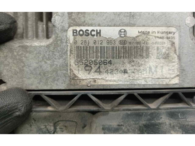 Řídící jednotka 55205064, 0281012963   Fiat Croma 2008