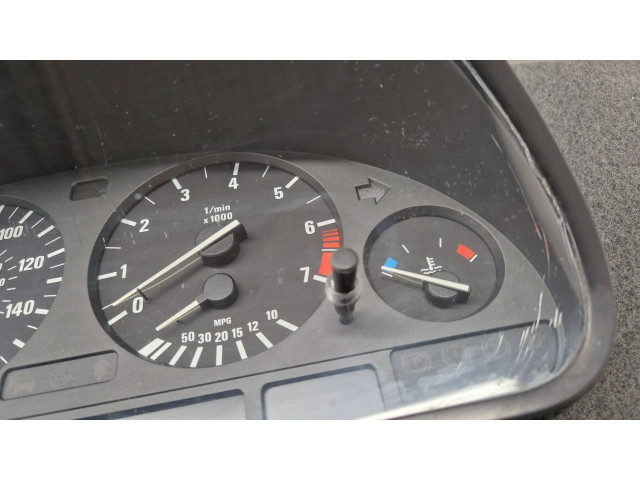Přístrojová deska  BMW 7 E38 2000 6906112  