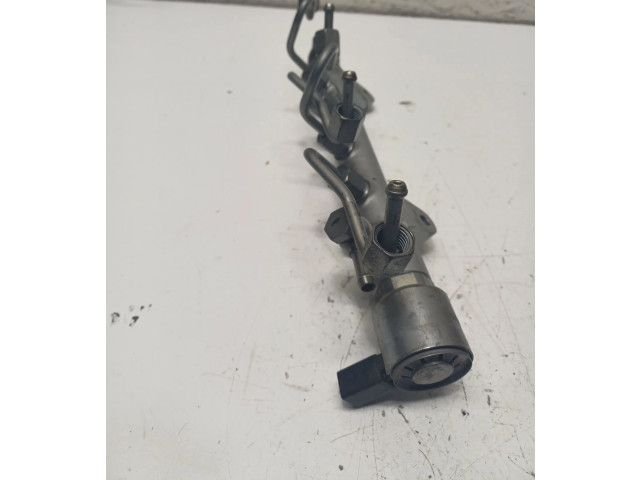 Vstřikovací lišta A6510700495   Mercedes-Benz E A207     