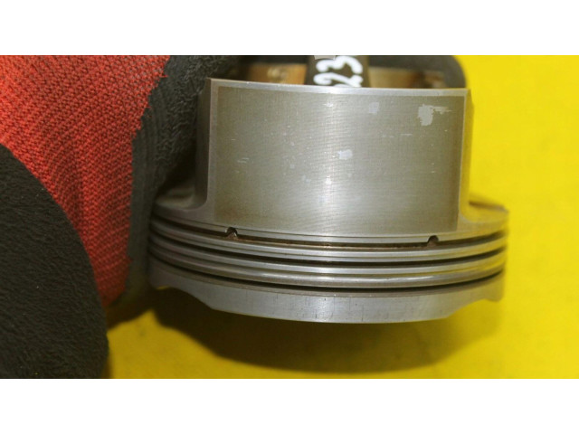 Píst 9481031102R   Porsche Cayenne (9PA)     