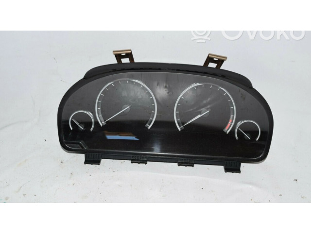 Přístrojová deska  BMW 7 F01 F02 F03 F04 2009 9214730  