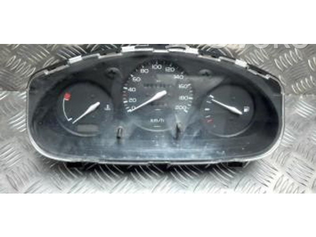 Přístrojová deska  Nissan Micra C+C 1998   