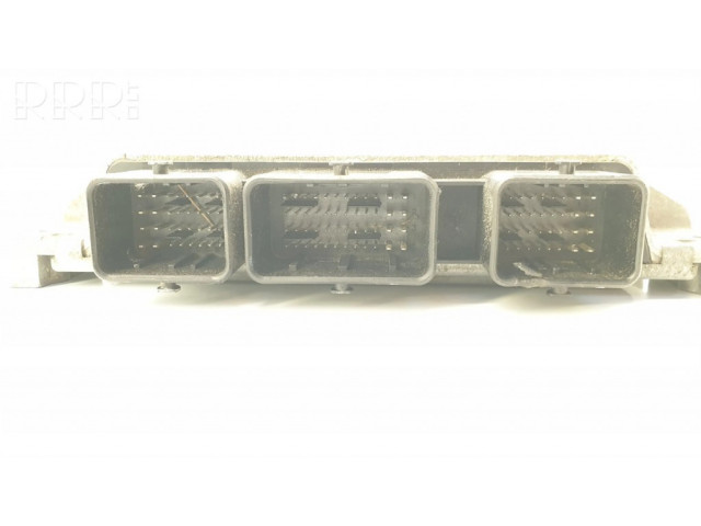 Блок управления двигателя 8201117953, 8201082039   Renault Thalia II