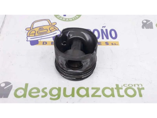 Píst 11257803033, 0840BB   BMW 7 E65 E66  pro naftový motor 2.0  