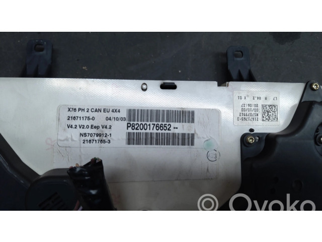 Přístrojová deska  Renault Laguna II 2005 P8200176652, 8200176652  