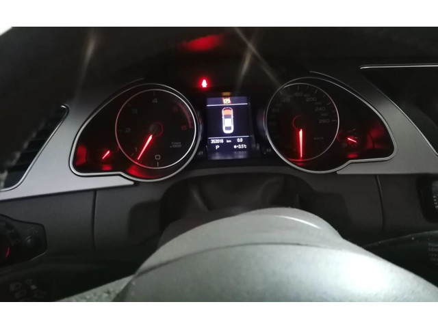 Přístrojová deska  Audi A5 8T 8F 2010 8T0920931A, 503001890402  