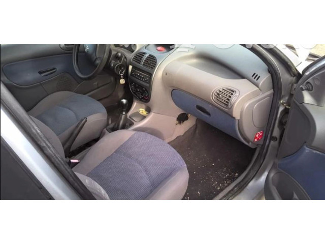 Přístrojová deska  Peugeot 206 2002 6106LL, 6106LL  