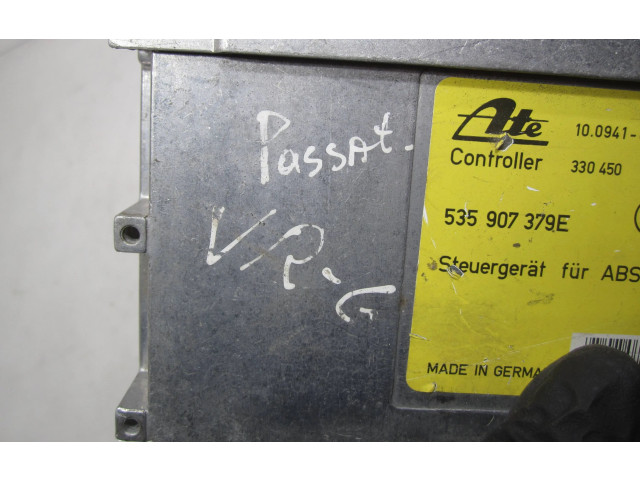 Блок управления АБС 535907379E, 330450   Volkswagen PASSAT B3