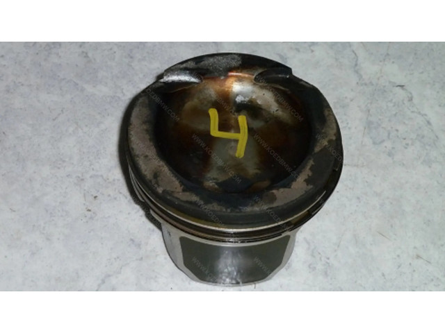Píst 11257610295   BMW 1 E82 E88    N54T 