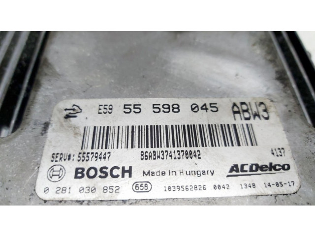 Блок управления двигателя 55598046, 0281030852   Opel Zafira C