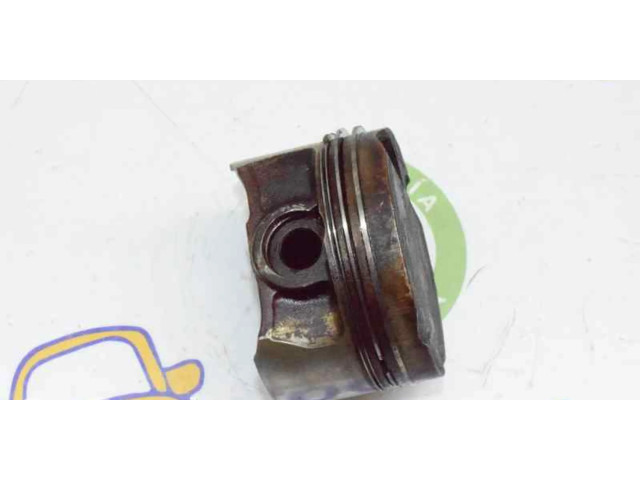 Píst 11251703456   BMW 5 E39   2.5  