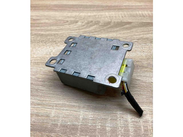 Řídící jednotka 285566F707, 0285001183   Nissan Micra 1993