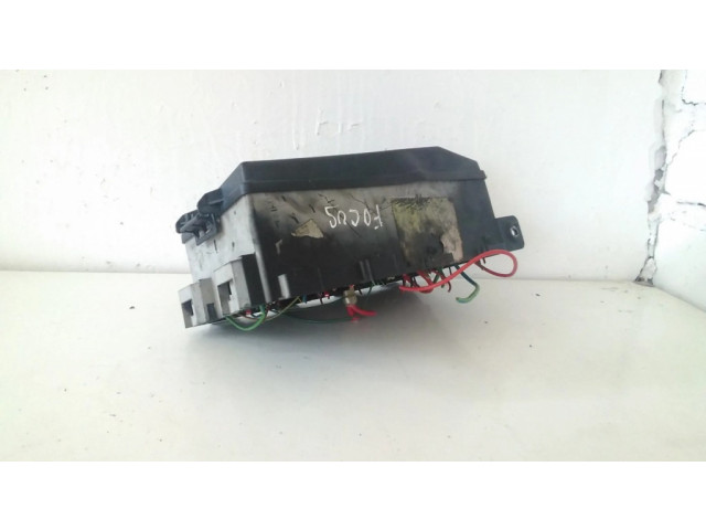 Блок предохранителей 2M5T14A067BB, 518276100   Ford Focus    